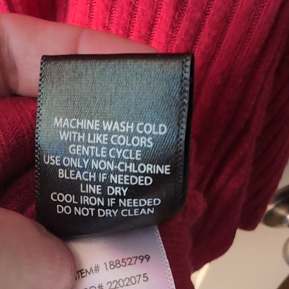 Torrid Red Ribbed Top - Picture 4 of 5